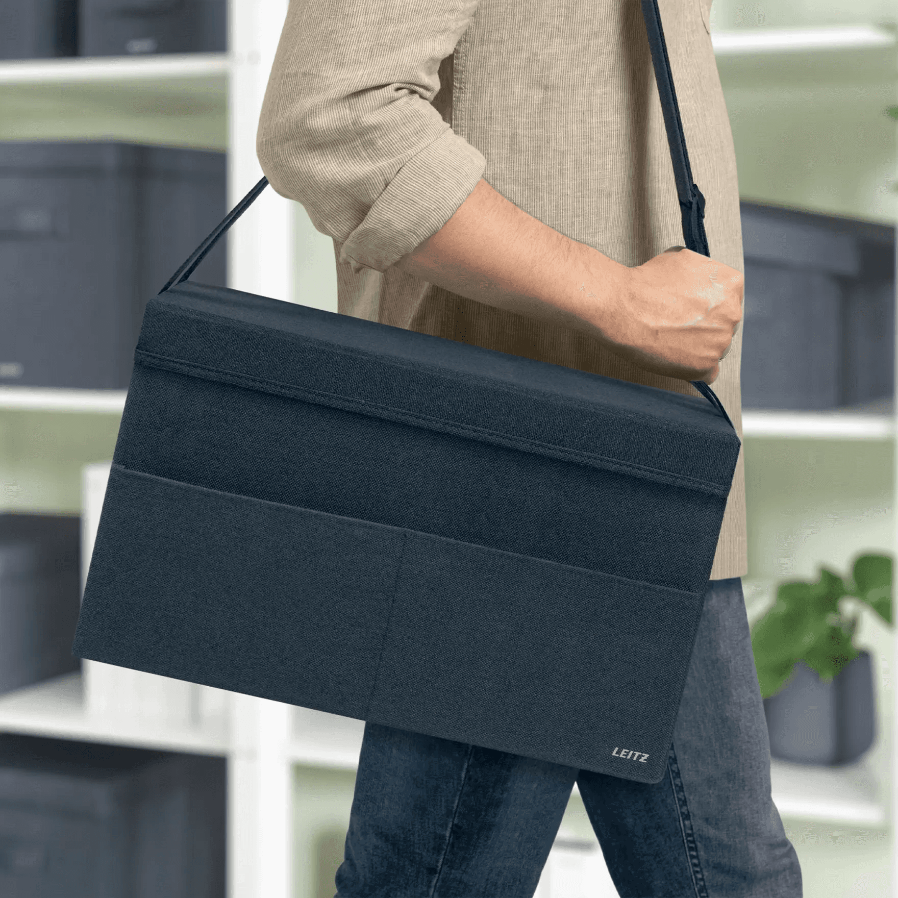 Torba na akcesoria Fabric do pracy przy gorących biurkach z pokrywką ciemnoszara 67230089 LEITZ