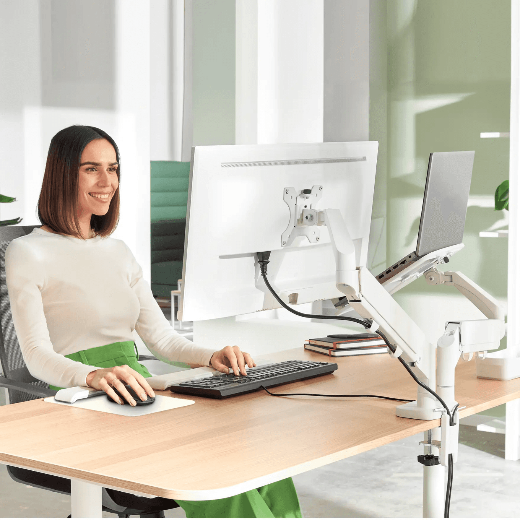 Ramię na monitor i laptopa Leitz Ergo oszczędzające miejsce na biurku 65380085